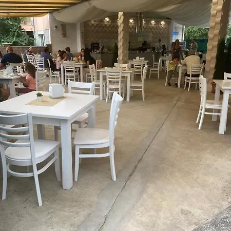 Kamenec ホテル 4*