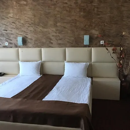 Kamenec ホテル キテン