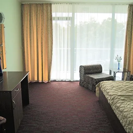 Kamenec ホテル キテン